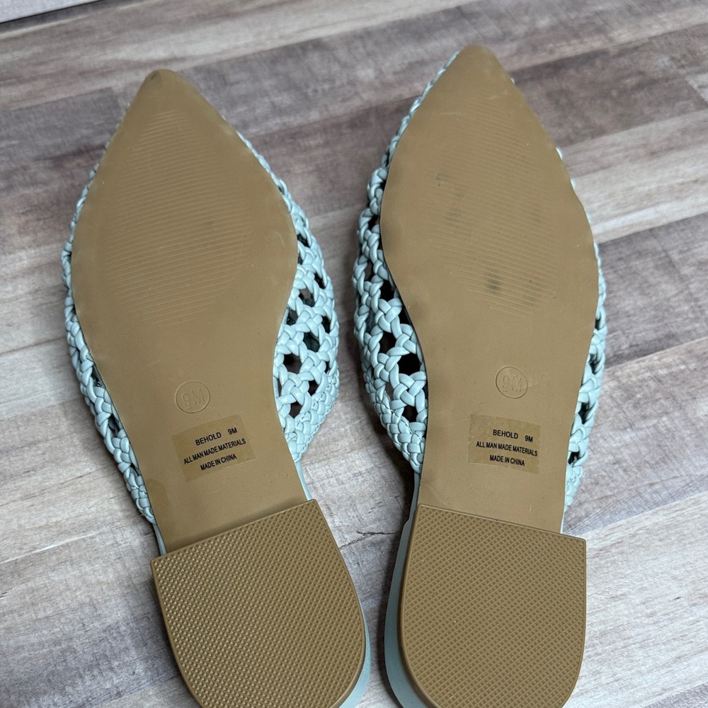 NWOT Cushionaire Behold Vegan Woven Mule - Size 9 fits like an 8 - Picture 2 of 6